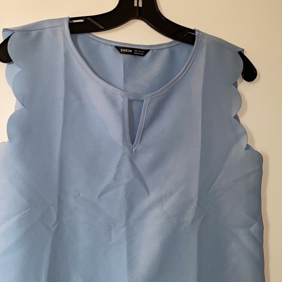 SHEIN Scalloped Sleeveless Blouse - Picture 2 of 3